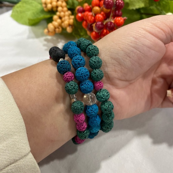 Lava stones bracelet - Picture 2 of 3